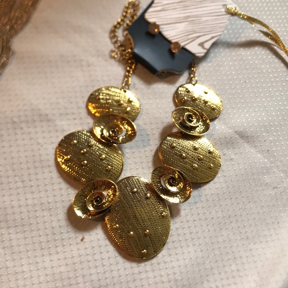 New set - Picture 2 of 3